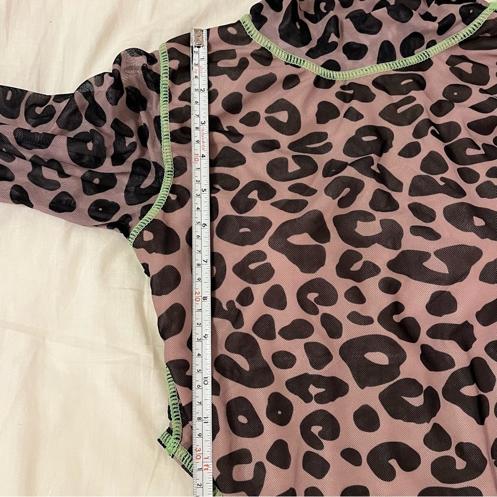 Leopard Animal Print Mock Neck Long Sleeve Bodysuit Size Medium Fits Small - Picture 13 of 14